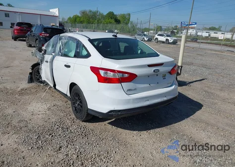 2013 Ford Focus S из США, поврежденный, VIN 1FADP3E27DL112006